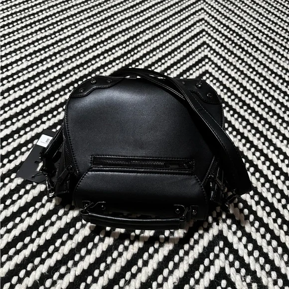 Banned Alternative Gwendolyn Batwing Handbag - Picture 4 of 10